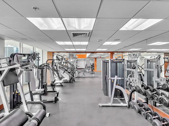 41 SE 5th St 406, Miami, FL 33131