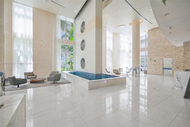 41 SE 5th St 406, Miami, FL 33131