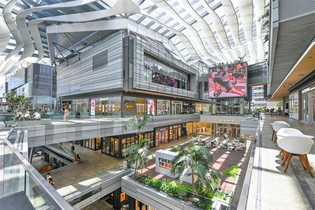 41 SE 5th St 406, Miami, FL 33131