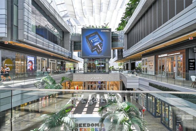 41 SE 5th St 406, Miami, FL 33131