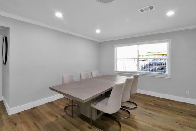 6111 Shadow Crest Street, Houston, TX 77074