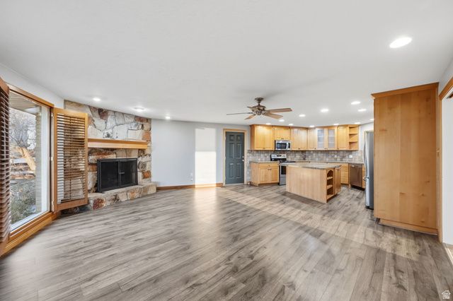 933 NORTHERN HILLS CIR, Bountiful, UT 84010