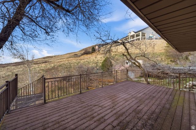 933 NORTHERN HILLS CIR, Bountiful, UT 84010