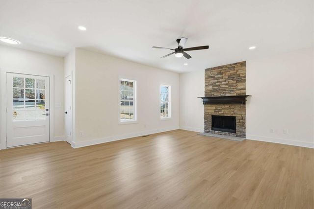 5975 Windsor Creek Drive, Douglasville, GA 30135