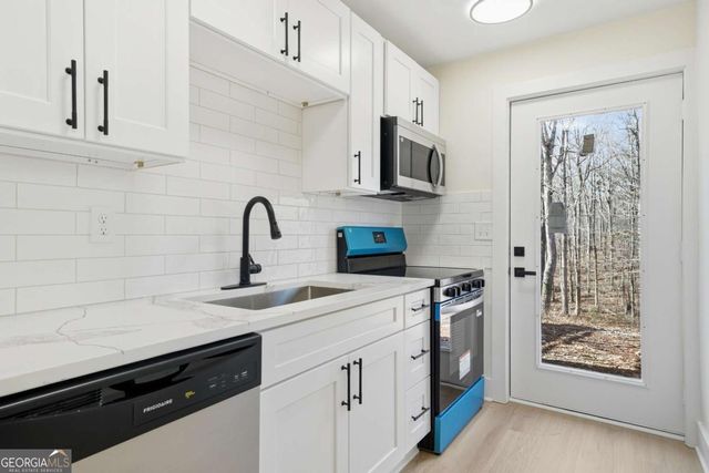 5975 Windsor Creek Drive, Douglasville, GA 30135