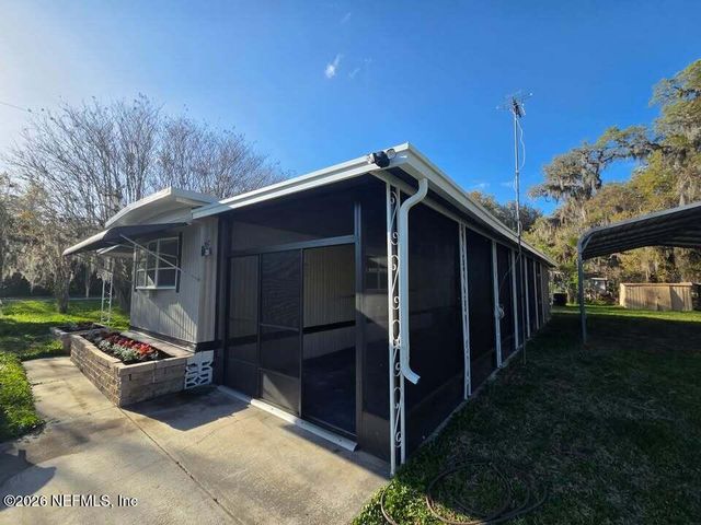 200 E CHAR Lane, Crescent City, FL 32112