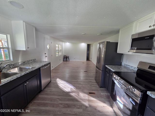 200 E CHAR Lane, Crescent City, FL 32112