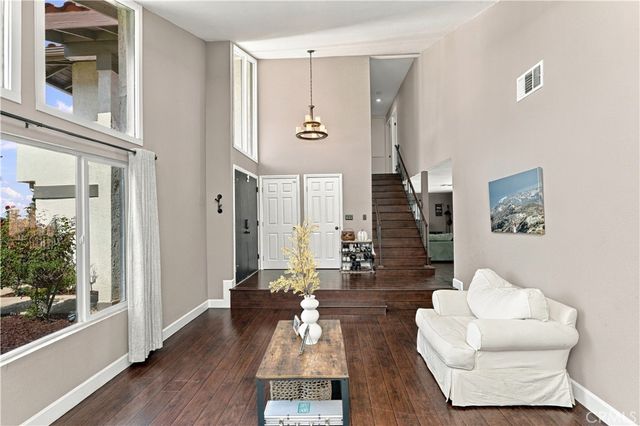 2065 W Ontario, Corona, CA 92882