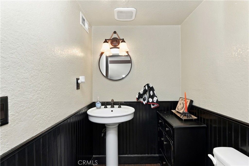 2065 W Ontario, Corona, CA 92882 — photo 4