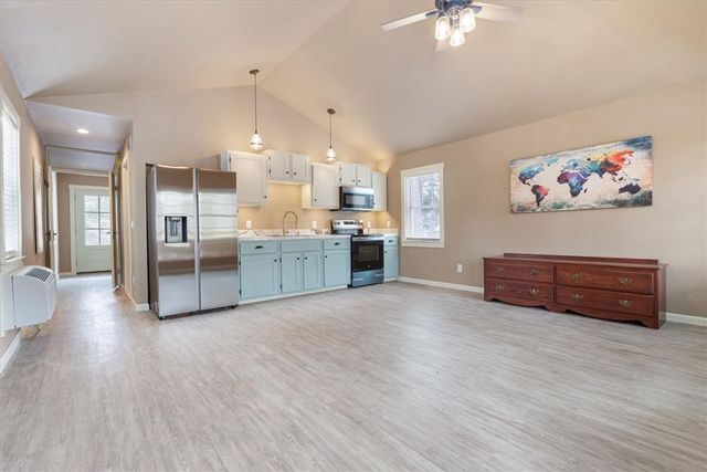 1 B. Cross Street, Eureka Springs, AR 72632