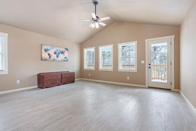 1 B. Cross Street, Eureka Springs, AR 72632