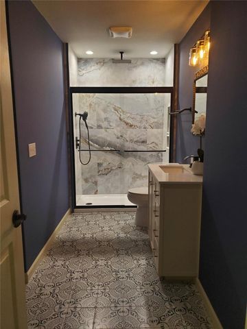 1 B. Cross Street, Eureka Springs, AR 72632