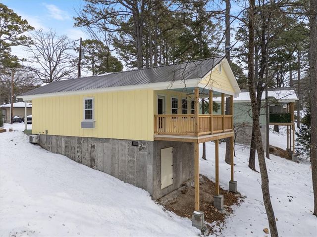 1 B. Cross Street, Eureka Springs, AR 72632