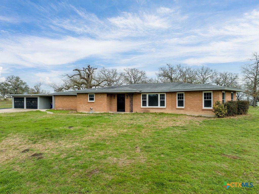 3534 US Highway 90a, Gonzales, TX 78629