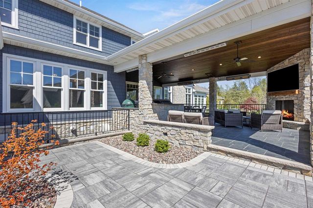 2427 E HIGHPOND CROSSING, Appleton, WI 54913