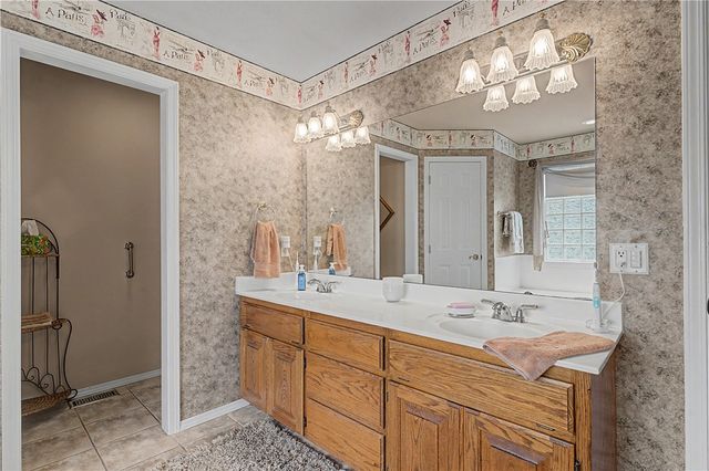 82 Cullen Hills Drive, Bella Vista, AR 72715