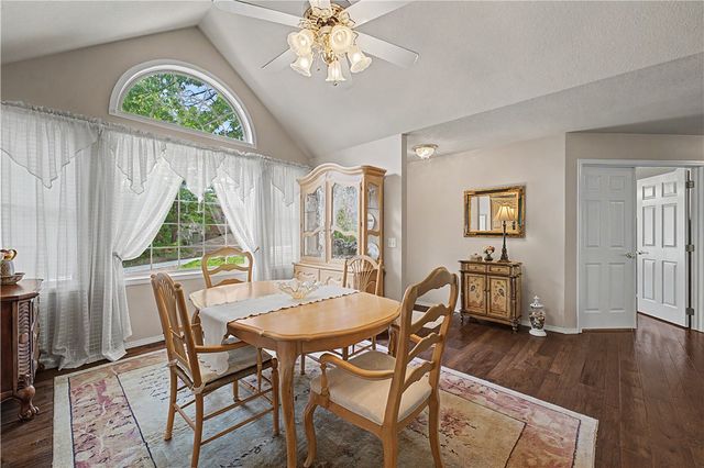 82 Cullen Hills Drive, Bella Vista, AR 72715
