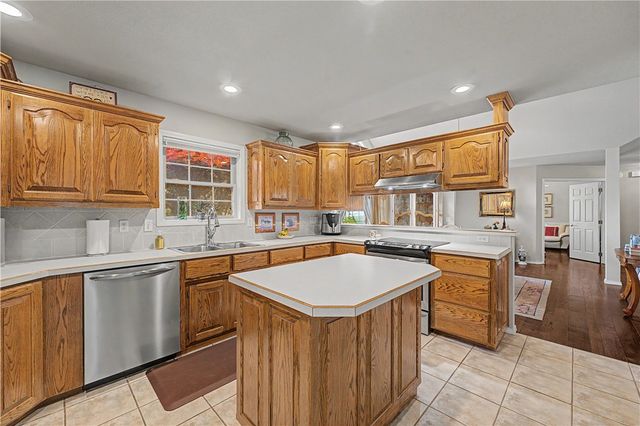 82 Cullen Hills Drive, Bella Vista, AR 72715