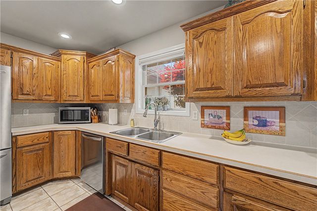 82 Cullen Hills Drive, Bella Vista, AR 72715