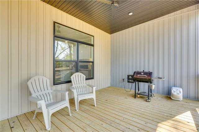 27257 Sunset Beach Lane, Eagle Rock, MO 65641