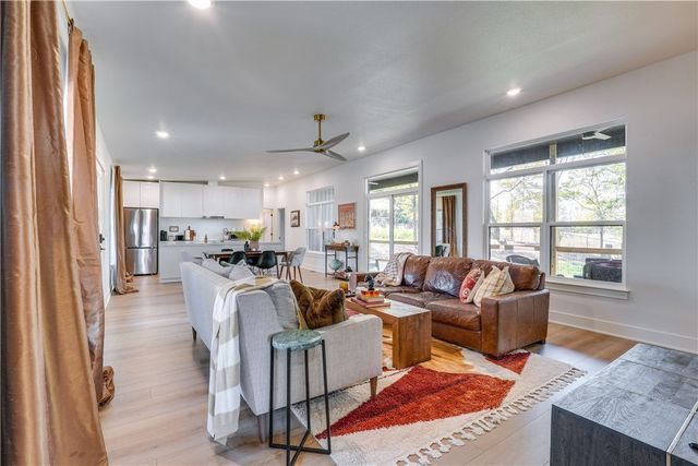27257 Sunset Beach Lane, Eagle Rock, MO 65641