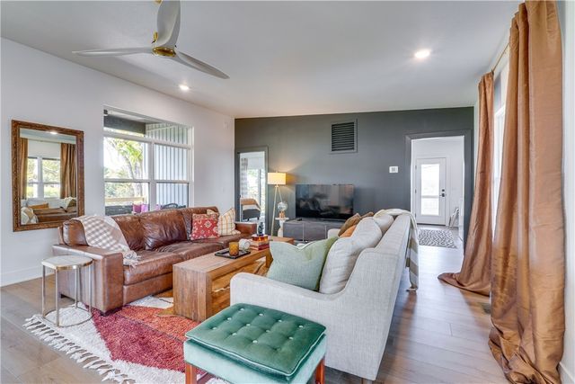27257 Sunset Beach Lane, Eagle Rock, MO 65641