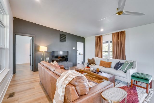 27257 Sunset Beach Lane, Eagle Rock, MO 65641