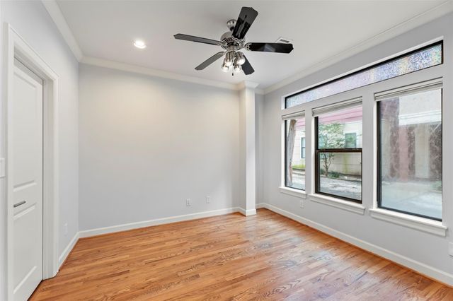 1006 Yale Street, Houston, TX 77008