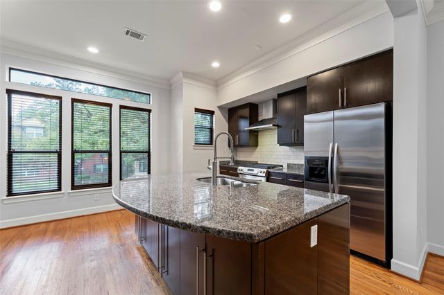 1006 Yale Street, Houston, TX 77008