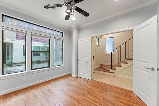 1006 Yale Street, Houston, TX 77008