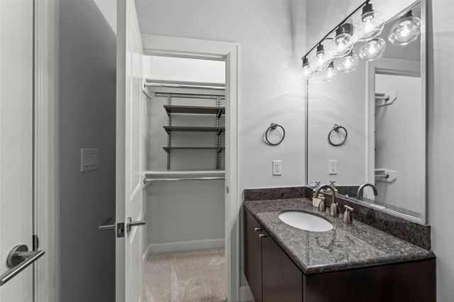 1006 Yale Street, Houston, TX 77008