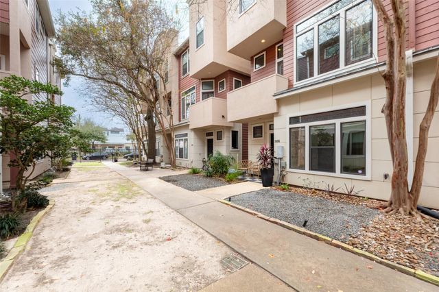 1006 Yale Street, Houston, TX 77008