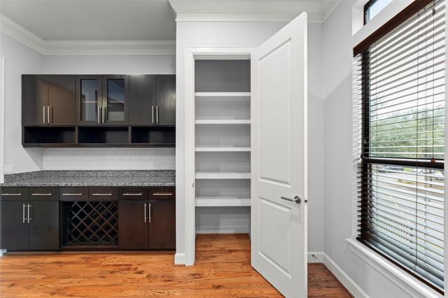 1006 Yale Street, Houston, TX 77008