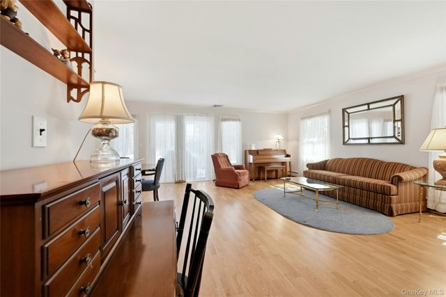 5 Shawmont Lane, Stony Brook, NY 11790