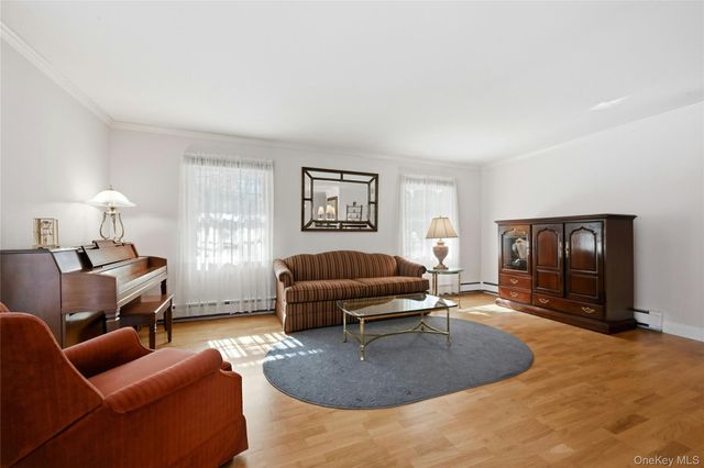 5 Shawmont Lane, Stony Brook, NY 11790