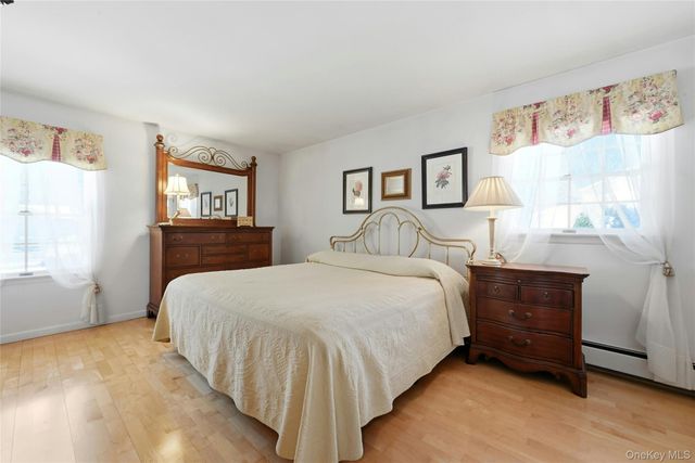 5 Shawmont Lane, Stony Brook, NY 11790