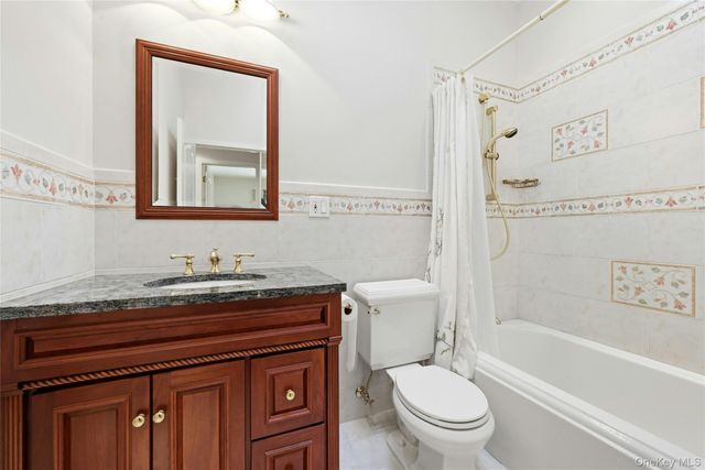 5 Shawmont Lane, Stony Brook, NY 11790