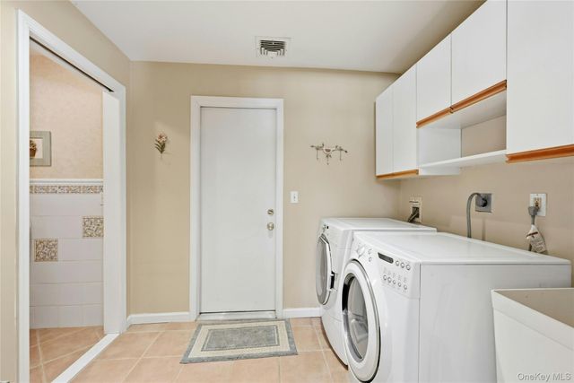 5 Shawmont Lane, Stony Brook, NY 11790