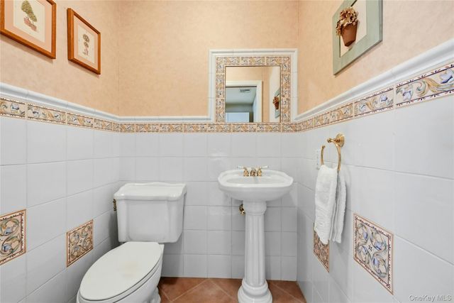 5 Shawmont Lane, Stony Brook, NY 11790