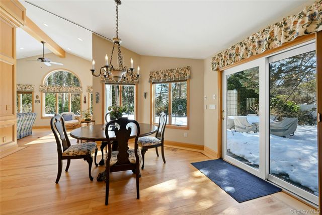 5 Shawmont Lane, Stony Brook, NY 11790