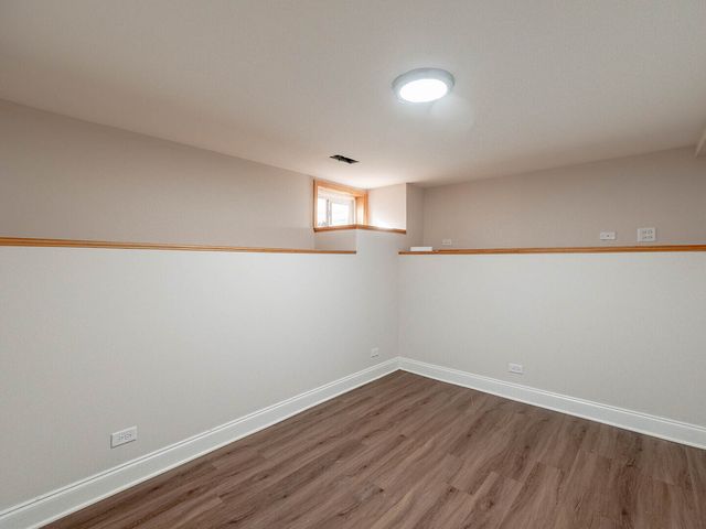 574 Hitchcock Avenue, Lisle, IL 60532