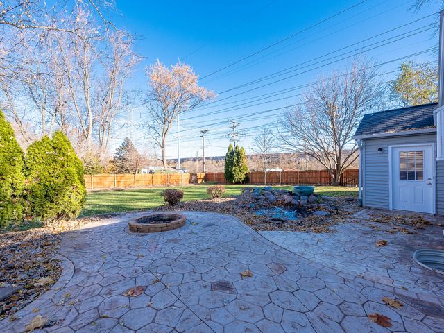 574 Hitchcock Avenue, Lisle, IL 60532