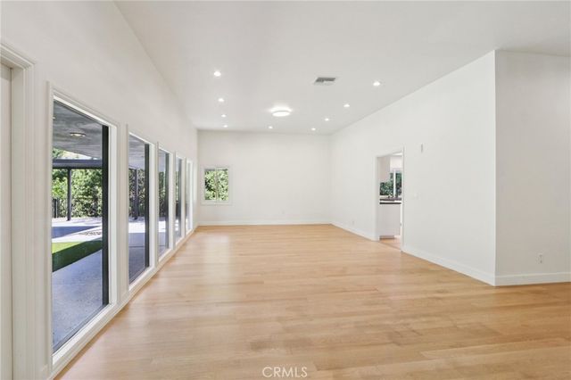4900 Queen Victoria, Woodland Hills, CA 91364