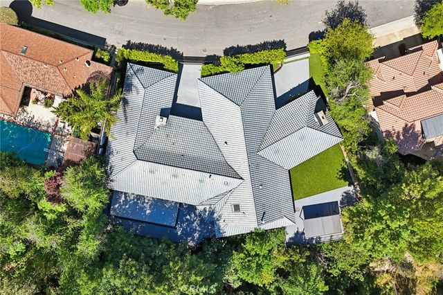 4900 Queen Victoria, Woodland Hills, CA 91364