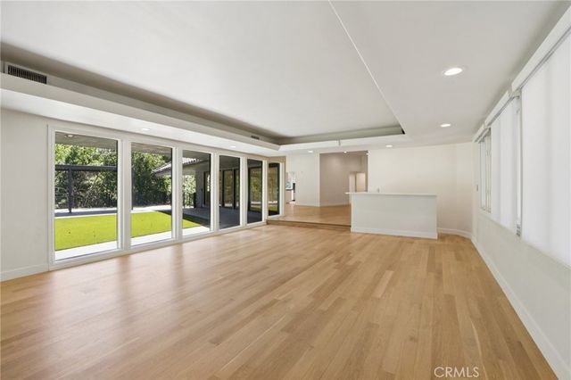 4900 Queen Victoria, Woodland Hills, CA 91364