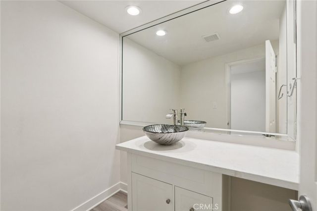 4900 Queen Victoria, Woodland Hills, CA 91364