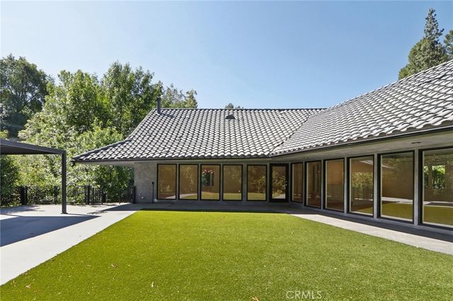 4900 Queen Victoria, Woodland Hills, CA 91364