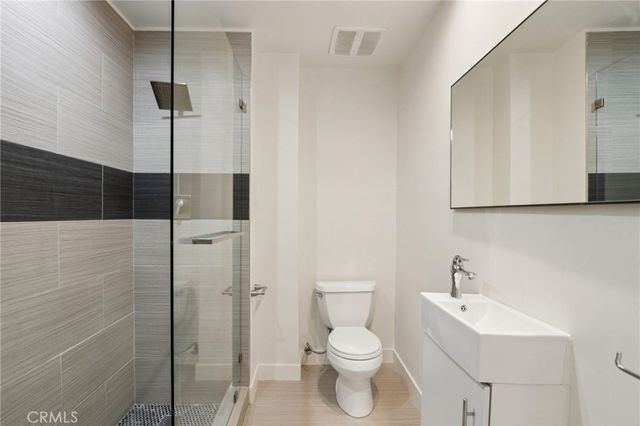 4900 Queen Victoria, Woodland Hills, CA 91364