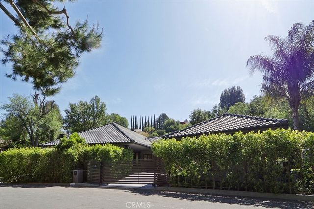 4900 Queen Victoria, Woodland Hills, CA 91364