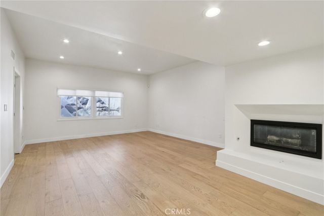 4900 Queen Victoria, Woodland Hills, CA 91364